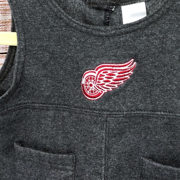 NHL Detroit Red Wings Grey and Red Romper Size 12M - Picture 3 of 11